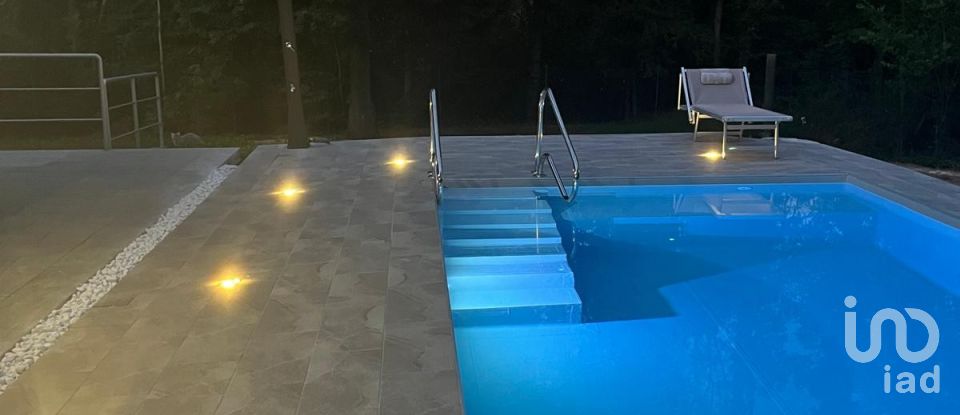 House 8 rooms of 300 m² in La Cassa (10040)