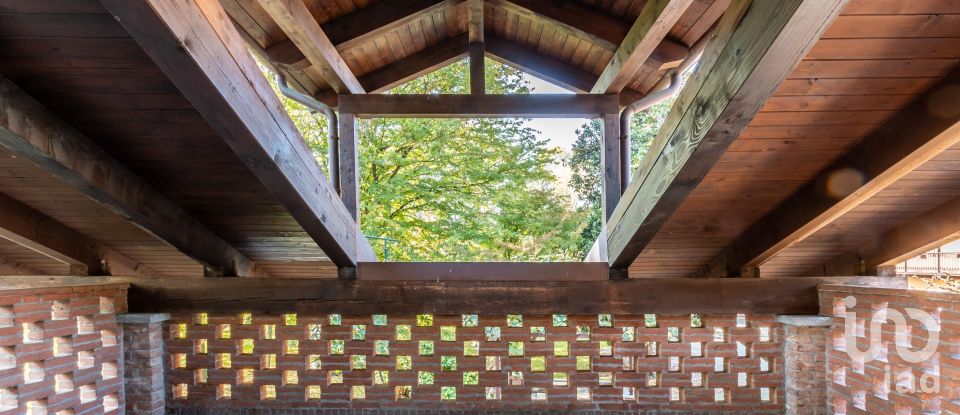 House 8 rooms of 300 m² in La Cassa (10040)