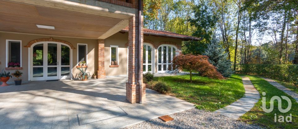 House 8 rooms of 300 m² in La Cassa (10040)