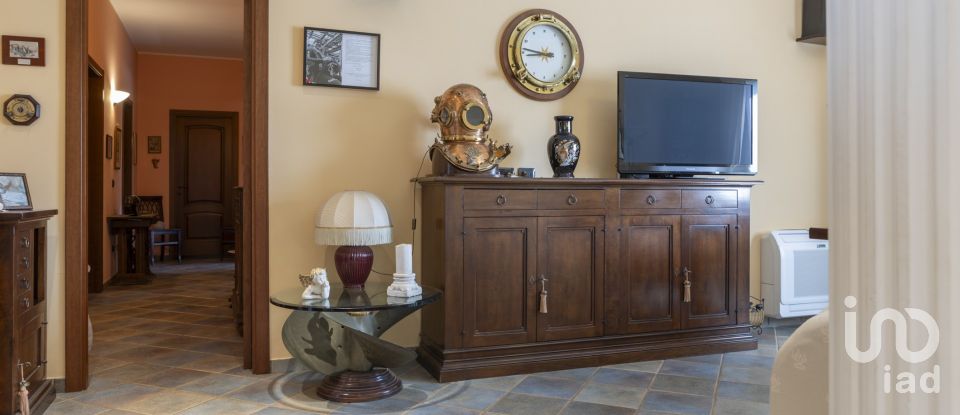 Apartment 8 rooms of 164 m² in Osimo (60027)