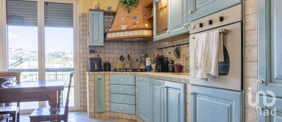 Apartment 8 rooms of 164 m² in Osimo (60027)