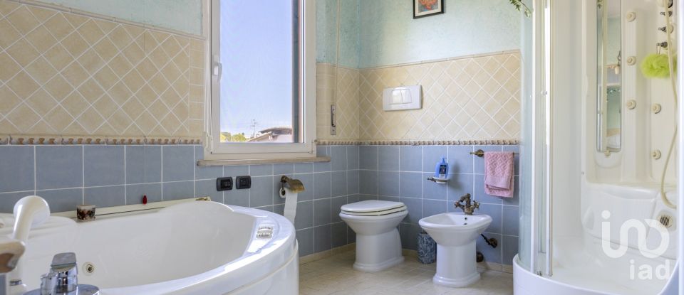 Apartment 8 rooms of 164 m² in Osimo (60027)