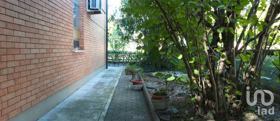 Farm 10 rooms of 269 m² in Carpi (41012)