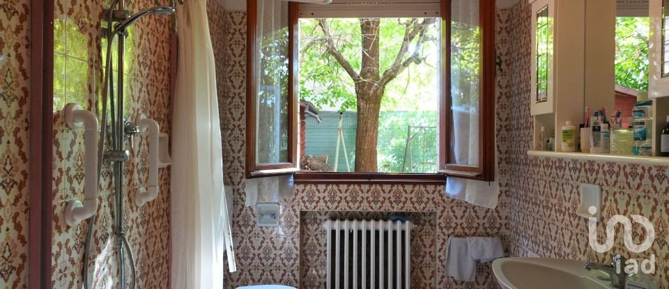 Farm 10 rooms of 269 m² in Carpi (41012)