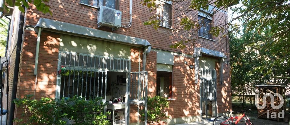 Farm 10 rooms of 269 m² in Carpi (41012)