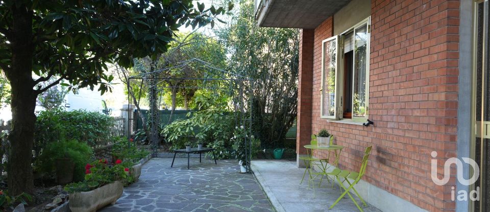 Farm 10 rooms of 269 m² in Carpi (41012)