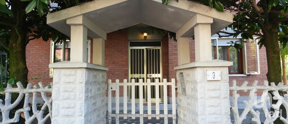 Farm 10 rooms of 269 m² in Carpi (41012)