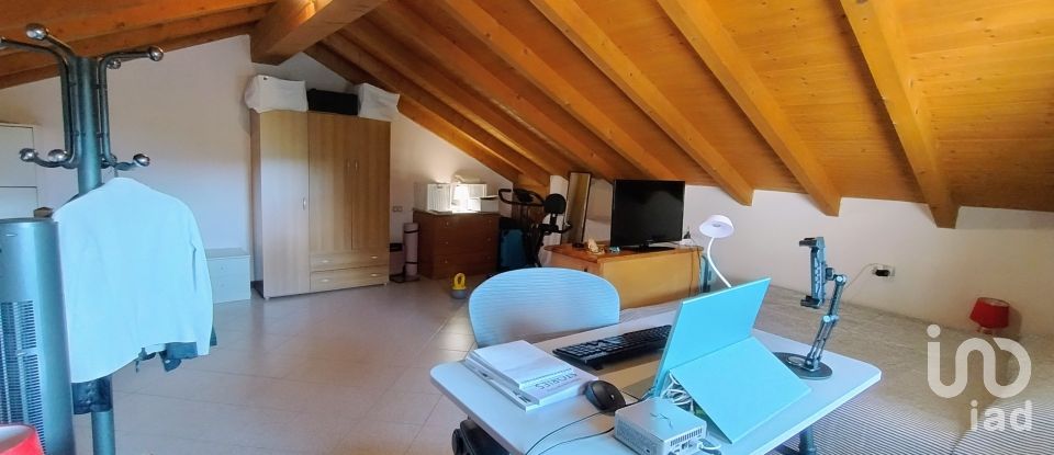 Traditional house 3 rooms of 90 m² in Premeno (28818)