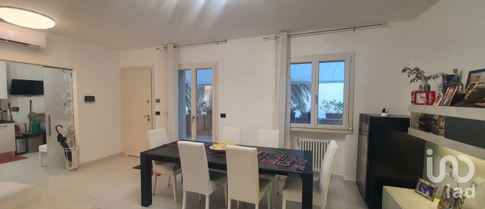 Villa a schiera 8 locali di 183 m² in Chiavari (16043)