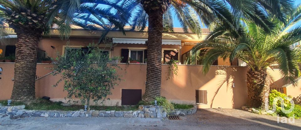 Villa a schiera 8 locali di 183 m² in Chiavari (16043)