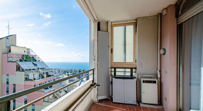 Three-room apartment of 90 m² in Genova (16131)