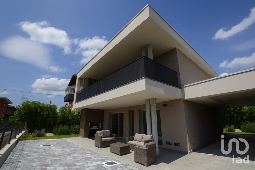 Farm 7 rooms of 246 m² in Pescantina (37026)