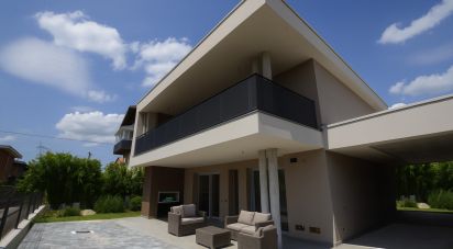 Farm 7 rooms of 246 m² in Pescantina (37026)