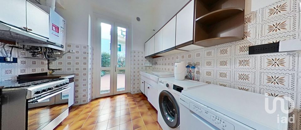 Trilocale di 97 m² a Genova (16137)