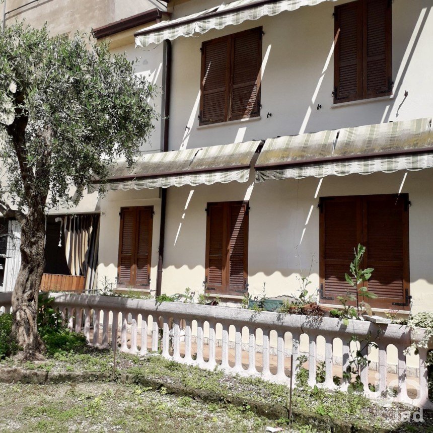 Villa a schiera 8 locali di 179 m² in Poggio Rusco (46025)