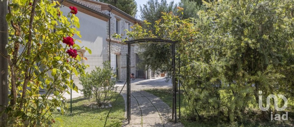 Casa indipendente 18 locali di 600 m² in Ancona (60129)