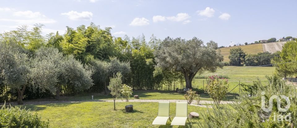 Casa indipendente 18 locali di 600 m² in Ancona (60129)