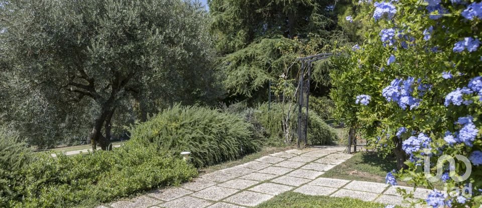 Casa indipendente 18 locali di 600 m² in Ancona (60129)