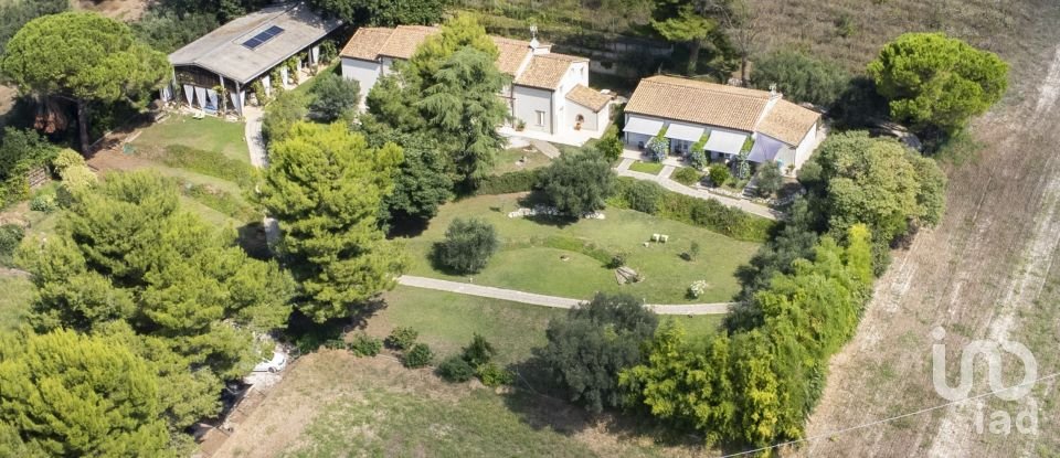 Casa indipendente 18 locali di 600 m² in Ancona (60129)