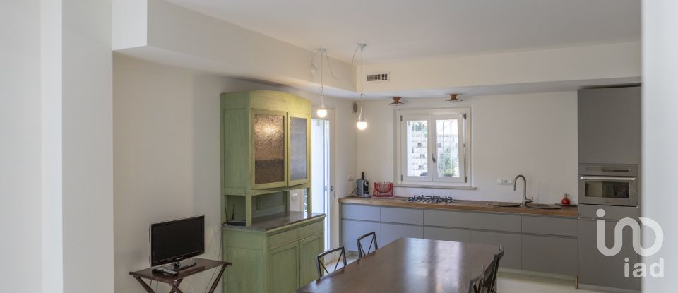 Casa indipendente 18 locali di 600 m² in Ancona (60129)