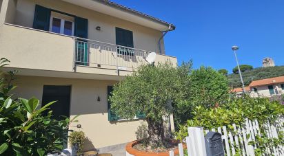 Villa a schiera 7 locali di 138 m² in Spotorno (17028)