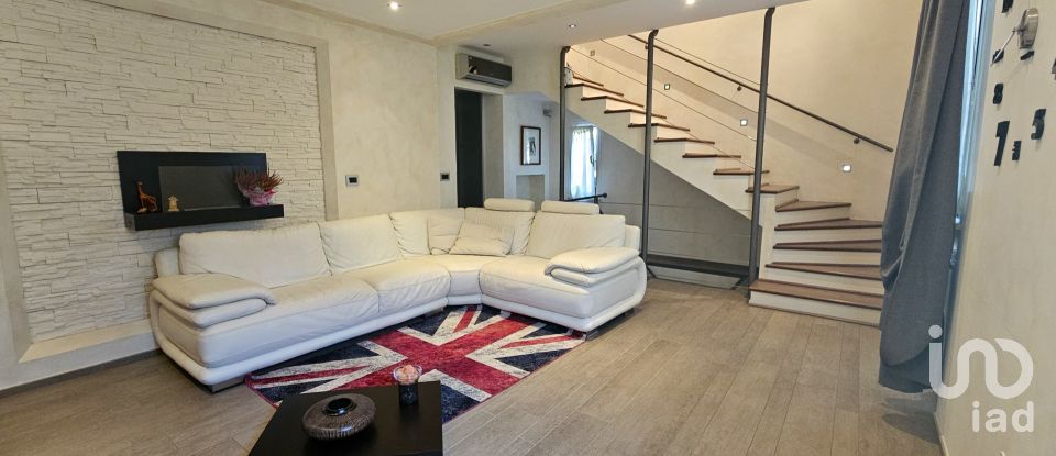 Villa a schiera 7 locali di 138 m² in Spotorno (17028)