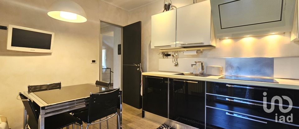 Villa a schiera 7 locali di 138 m² in Spotorno (17028)