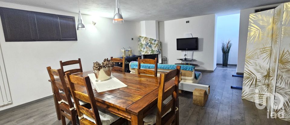 Villa a schiera 7 locali di 138 m² in Spotorno (17028)