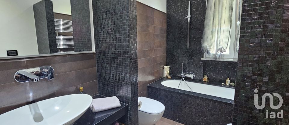 Villa a schiera 7 locali di 138 m² in Spotorno (17028)