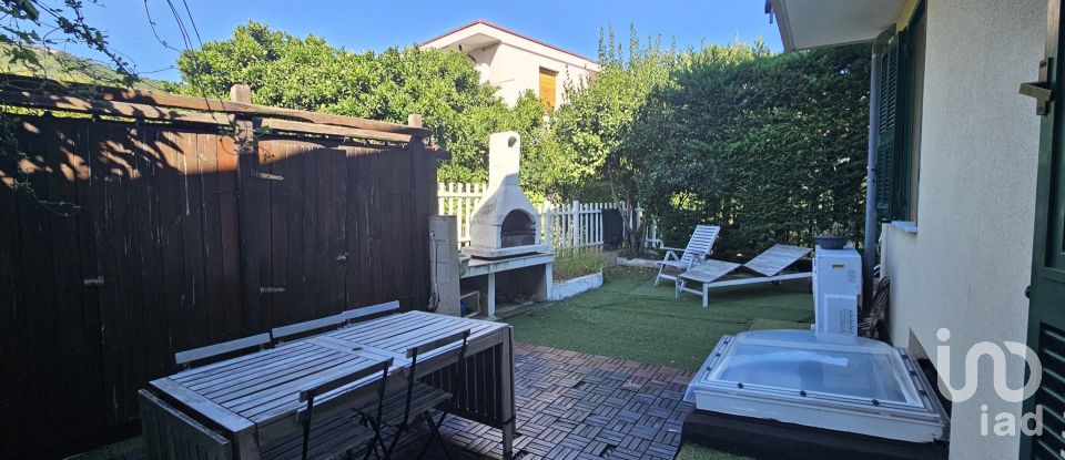 Villa a schiera 7 locali di 138 m² in Spotorno (17028)