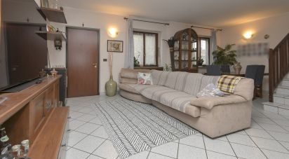 Villa a schiera 7 locali di 165 m² in Leinì (10040)