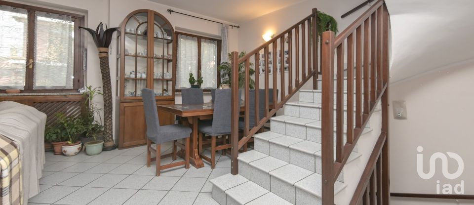 Villa a schiera 7 locali di 165 m² in Leinì (10040)