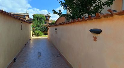 Villa a schiera 2 locali di 66 m² in Roma (00124)