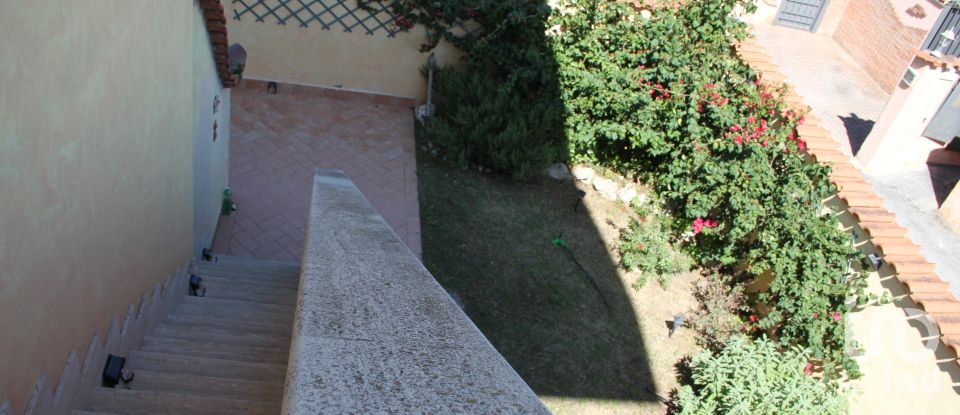 Traditional house 2 rooms of 66 m² in Roma (00124)