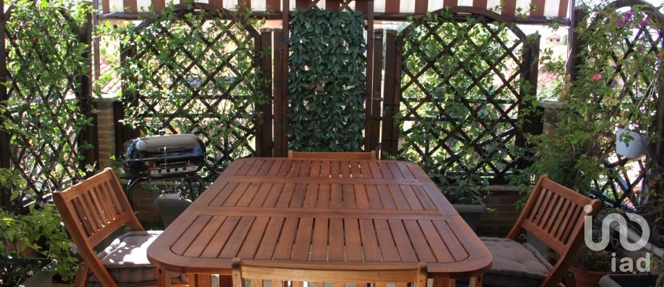 Traditional house 2 rooms of 66 m² in Roma (00124)