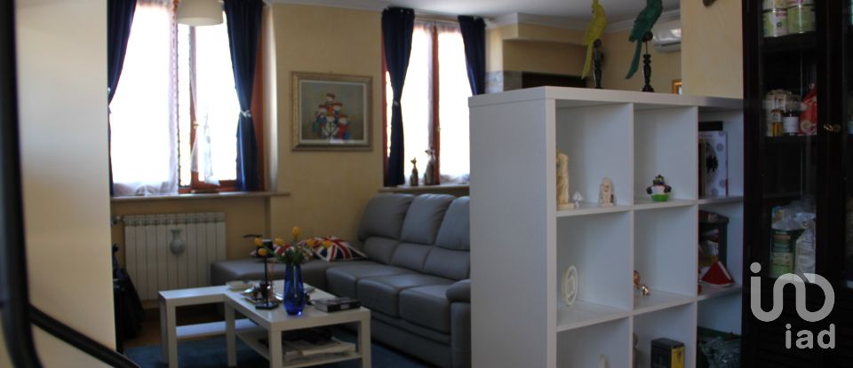 Traditional house 2 rooms of 66 m² in Roma (00124)