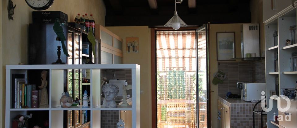 Traditional house 2 rooms of 66 m² in Roma (00124)