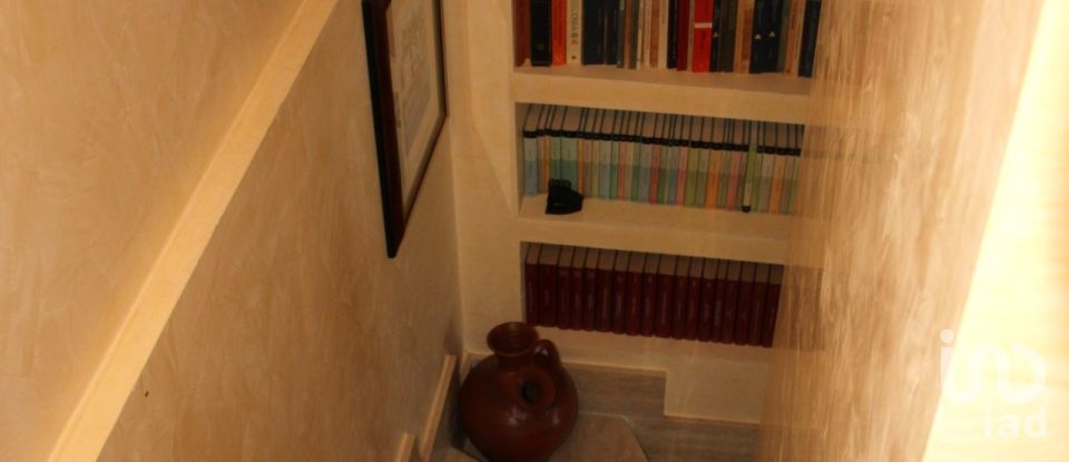 Traditional house 2 rooms of 66 m² in Roma (00124)