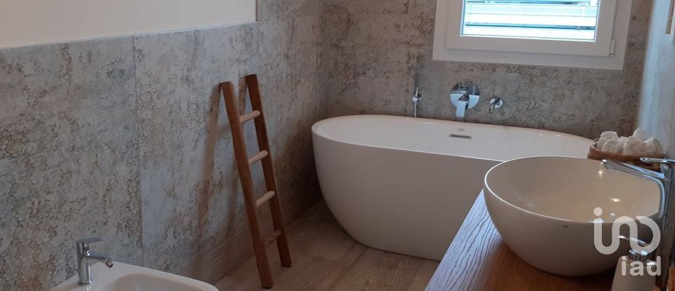 Three-room apartment of 70 m² in Desenzano del Garda (25015)