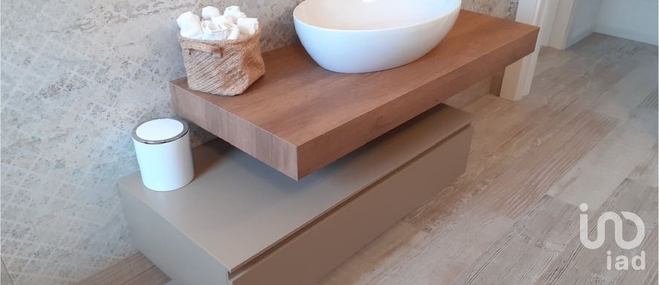 Trilocale di 70 m² a Desenzano del Garda (25015)