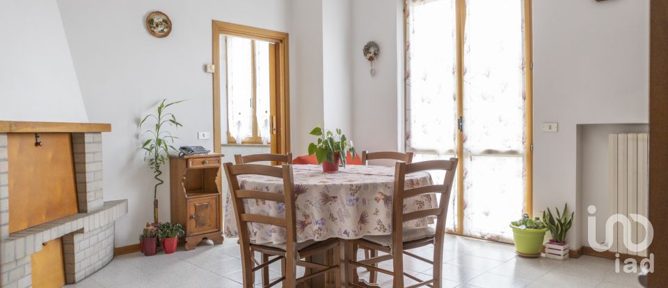 Appartamento 9 locali di 250 m² a Filottrano (60024)