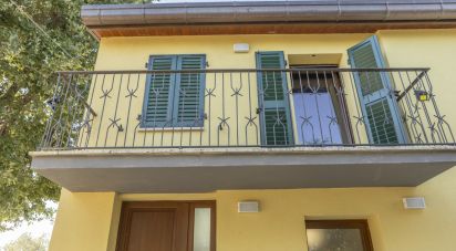 Casa indipendente 9 locali di 200 m² in Appignano (62010)