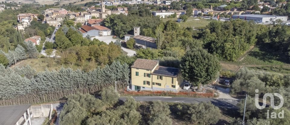 Casa indipendente 9 locali di 200 m² in Appignano (62010)