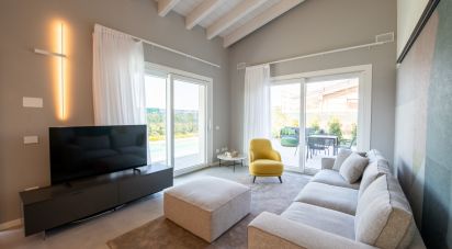 Casale 6 locali di 130 m² in Desenzano del Garda (25015)