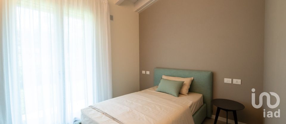 Casale 6 locali di 130 m² in Desenzano del Garda (25015)