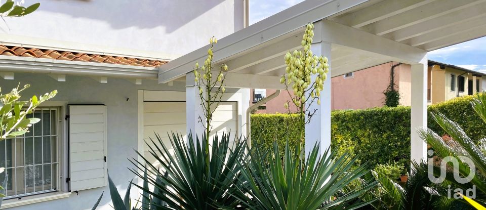 Casale 8 locali di 260 m² in Polpenazze del Garda (25080)