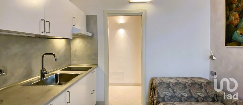 Casale 8 locali di 260 m² in Polpenazze del Garda (25080)