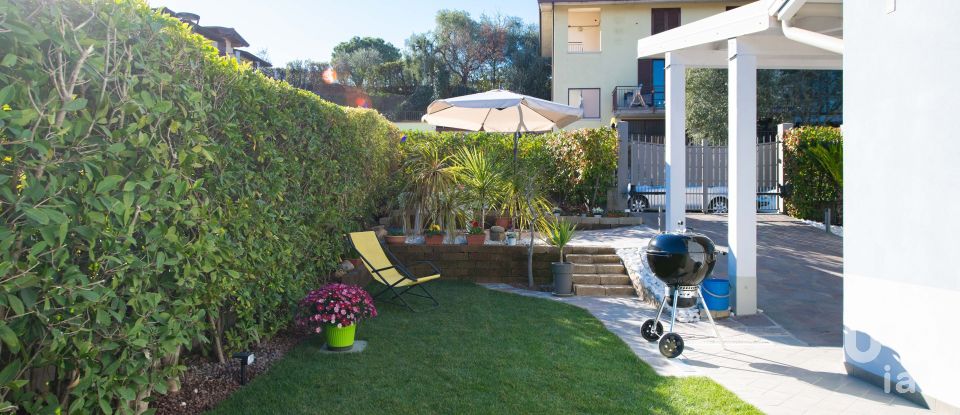 Casale 8 locali di 260 m² in Polpenazze del Garda (25080)