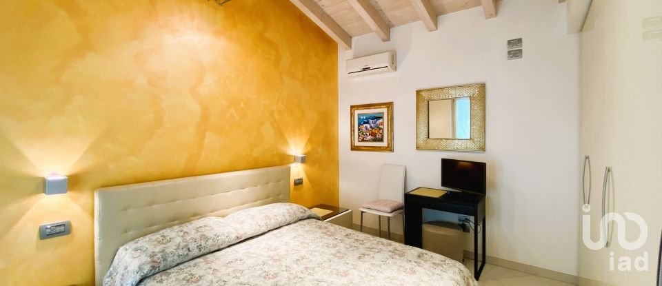 Casale 8 locali di 260 m² in Polpenazze del Garda (25080)