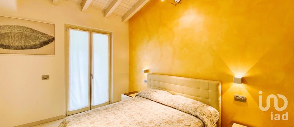 Casale 8 locali di 260 m² in Polpenazze del Garda (25080)